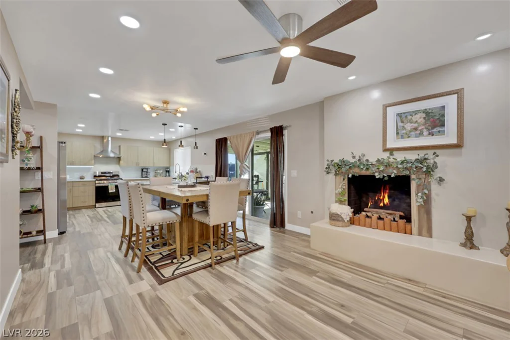 2715 Hacienda, Las Vegas, NV 89120