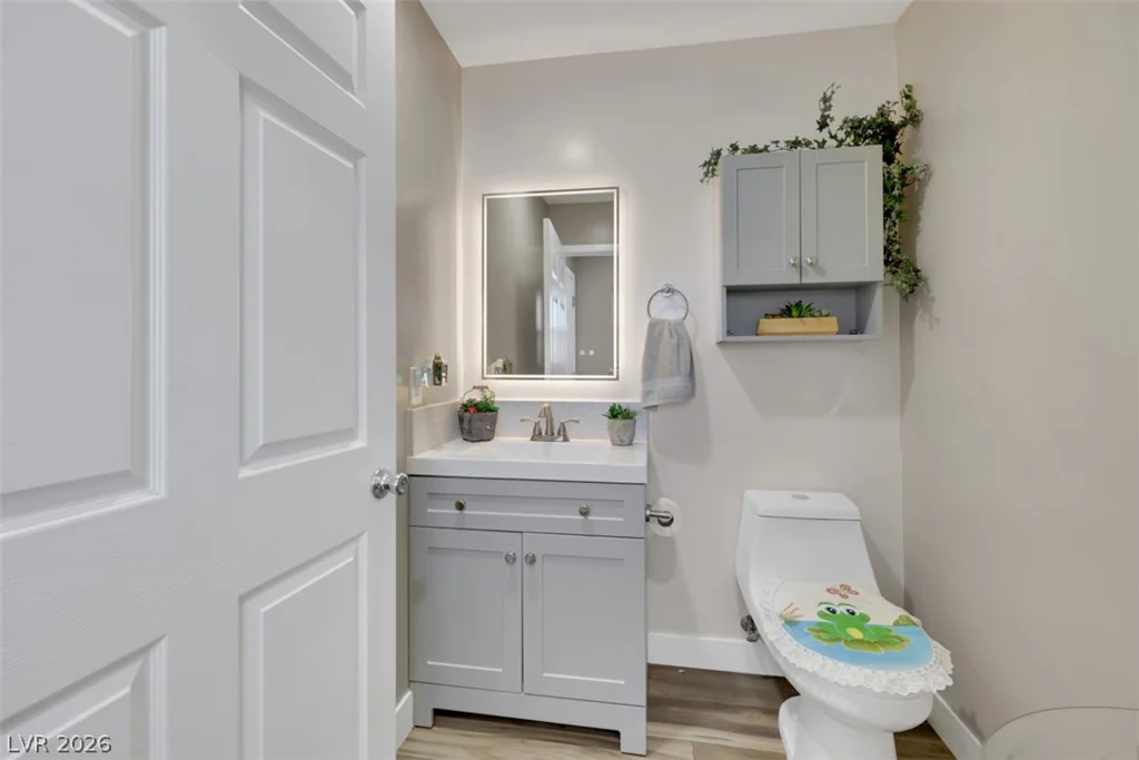 2715 Hacienda, Las Vegas, NV 89120