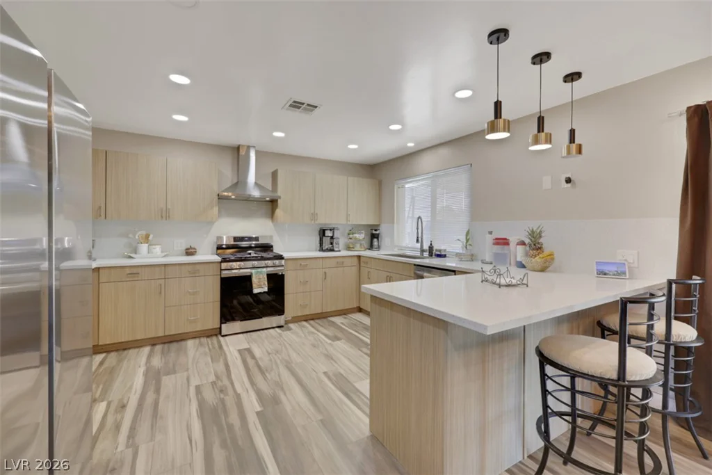2715 Hacienda, Las Vegas, NV 89120