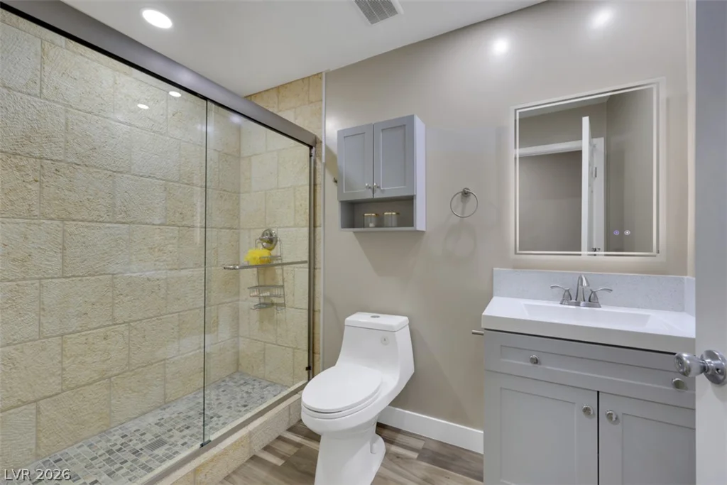 2715 Hacienda, Las Vegas, NV 89120