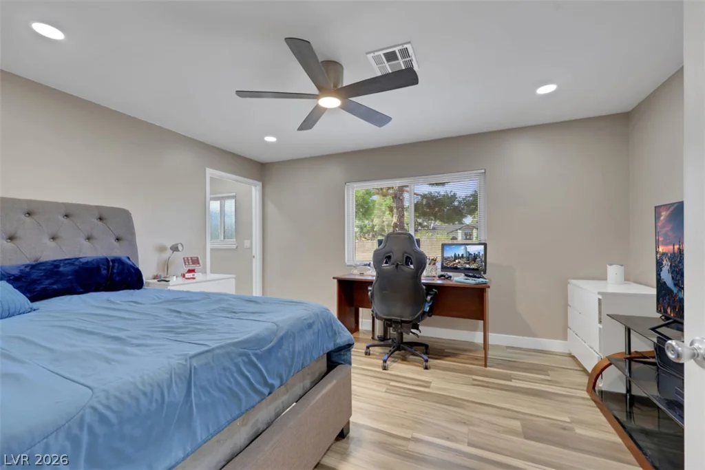 2715 Hacienda, Las Vegas, NV 89120