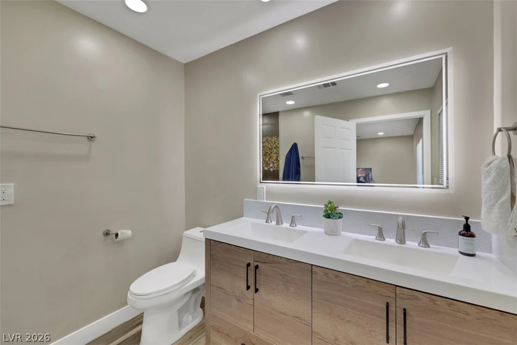 2715 Hacienda, Las Vegas, NV 89120