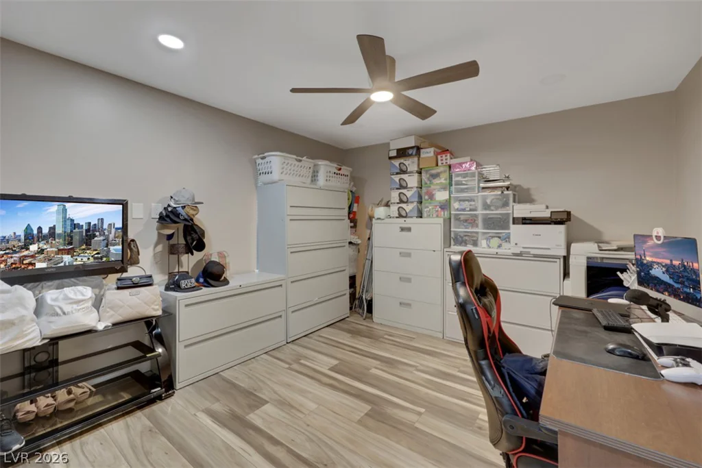 2715 Hacienda, Las Vegas, NV 89120