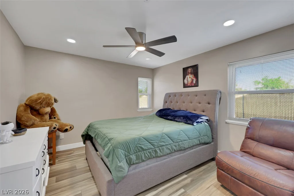 2715 Hacienda, Las Vegas, NV 89120
