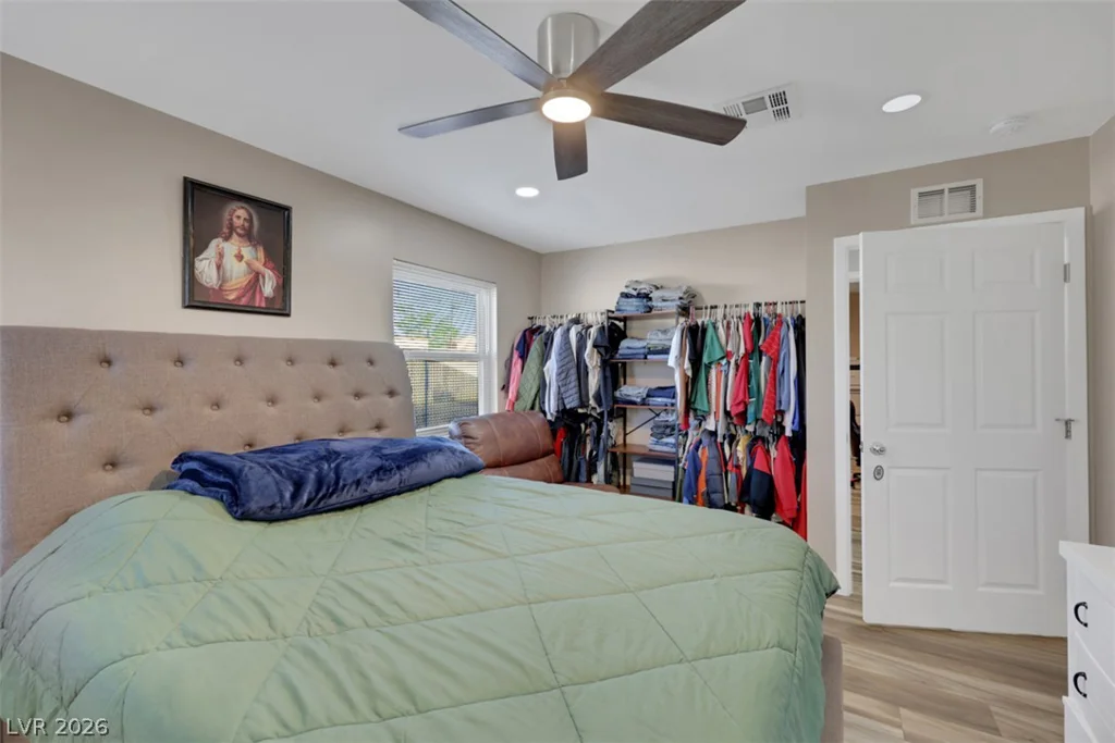 2715 Hacienda, Las Vegas, NV 89120
