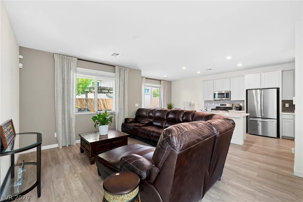 9996 Iron Creek, Las Vegas, NV 89178