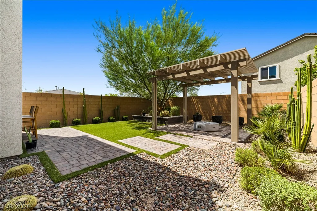 9996 Iron Creek, Las Vegas, NV 89178