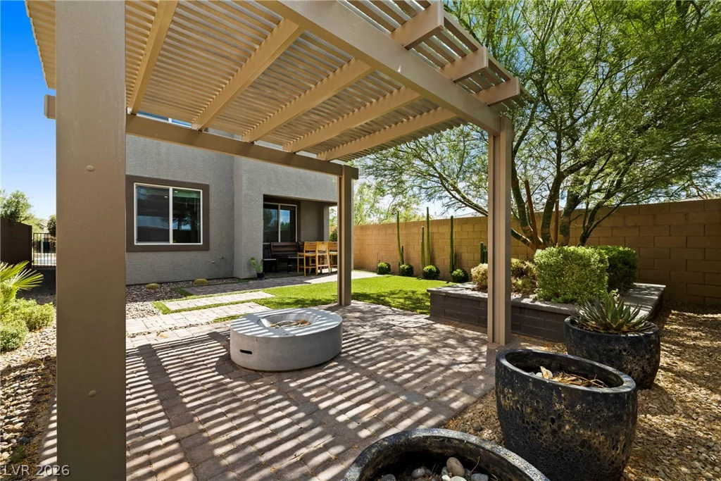 9996 Iron Creek, Las Vegas, NV 89178