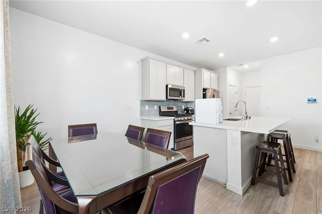 9996 Iron Creek, Las Vegas, NV 89178