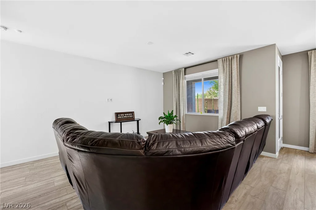 9996 Iron Creek, Las Vegas, NV 89178