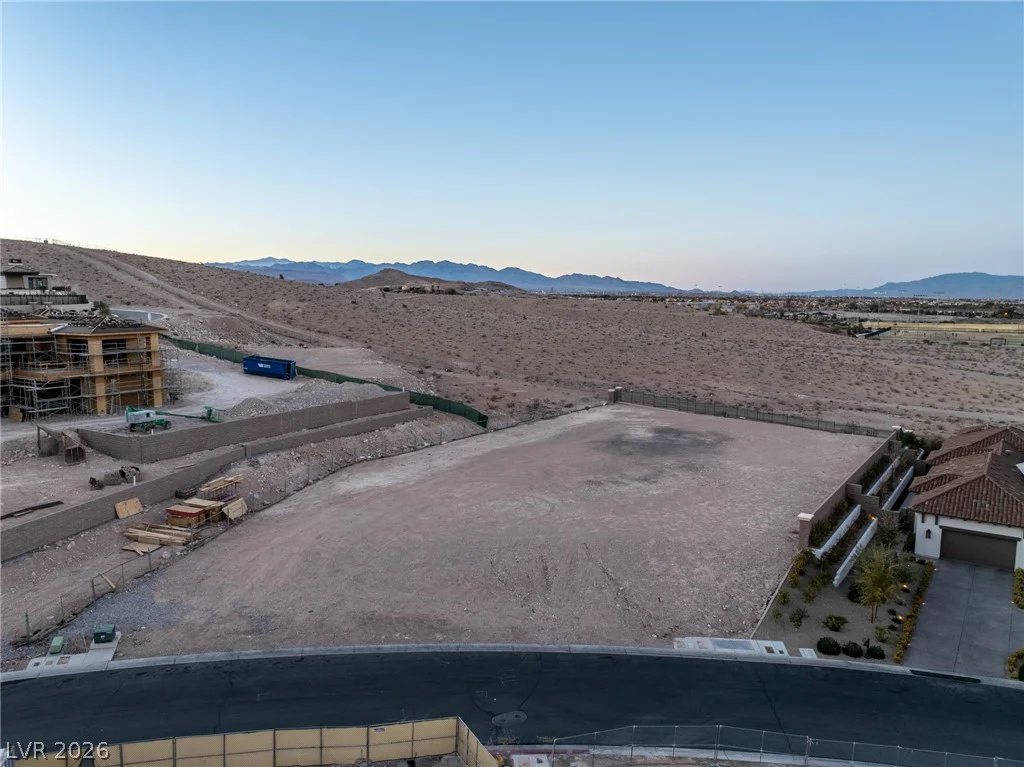 27 Olympia Canyon, Las Vegas, NV 89141