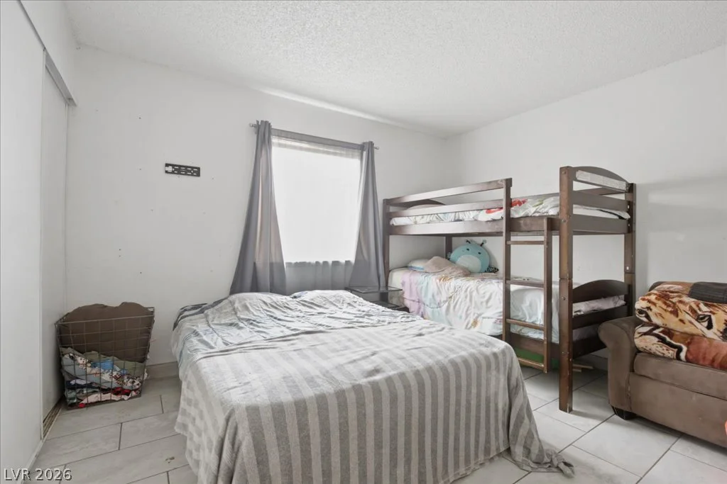 6148 Camino De Rosa, Las Vegas, NV 89108