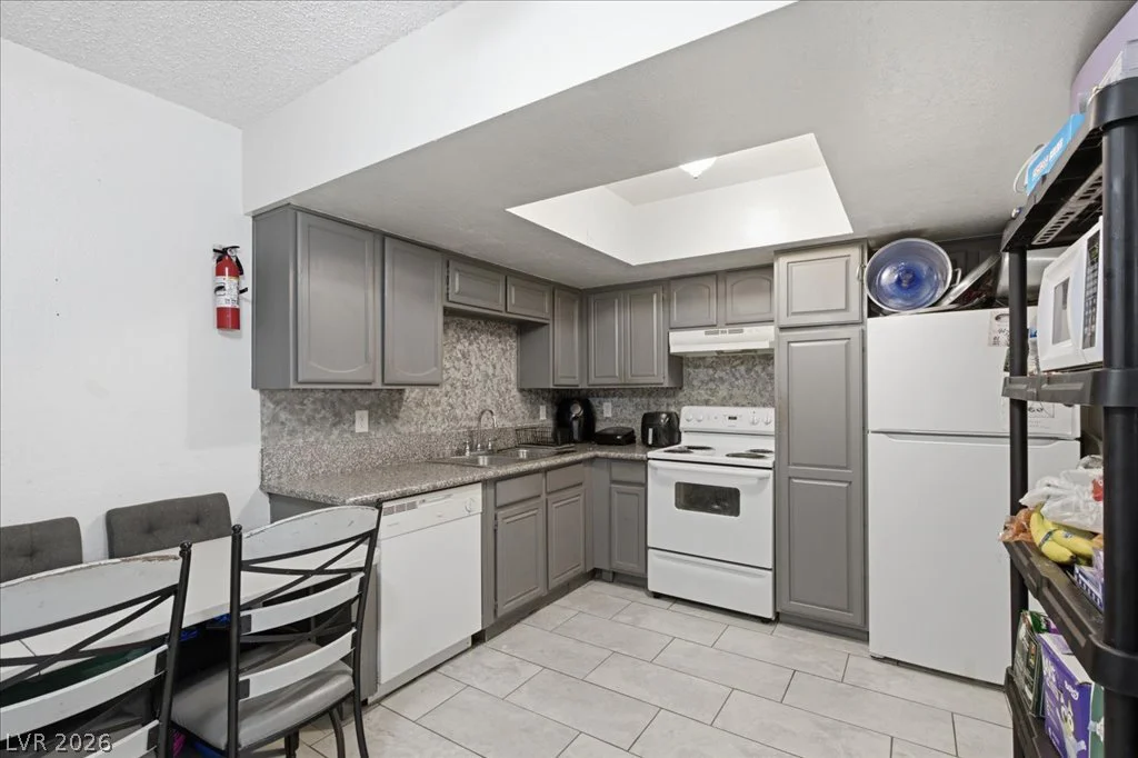 6148 Camino De Rosa, Las Vegas, NV 89108
