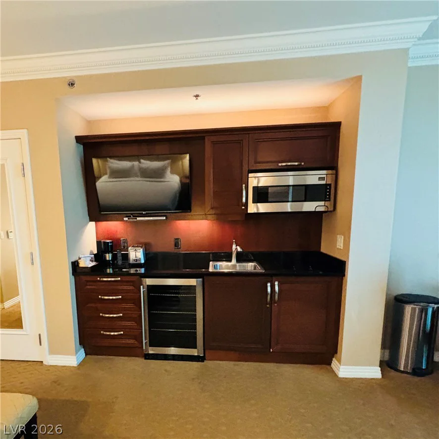125 Harmon, Las Vegas, NV 89109