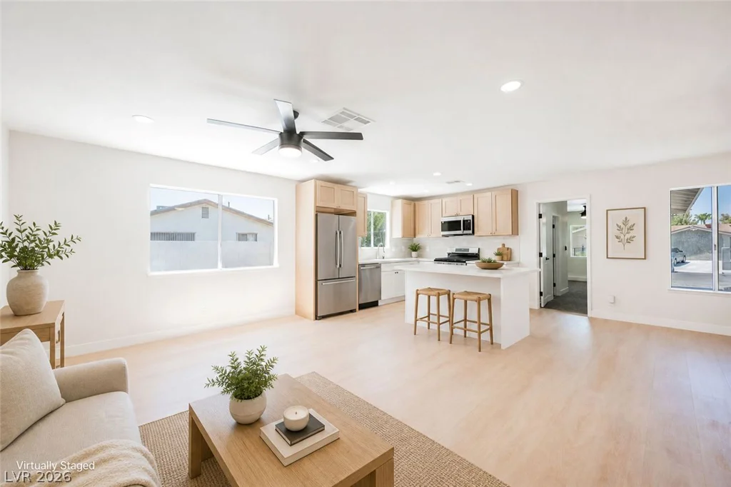 35 Hickory, Las Vegas, NV 89110