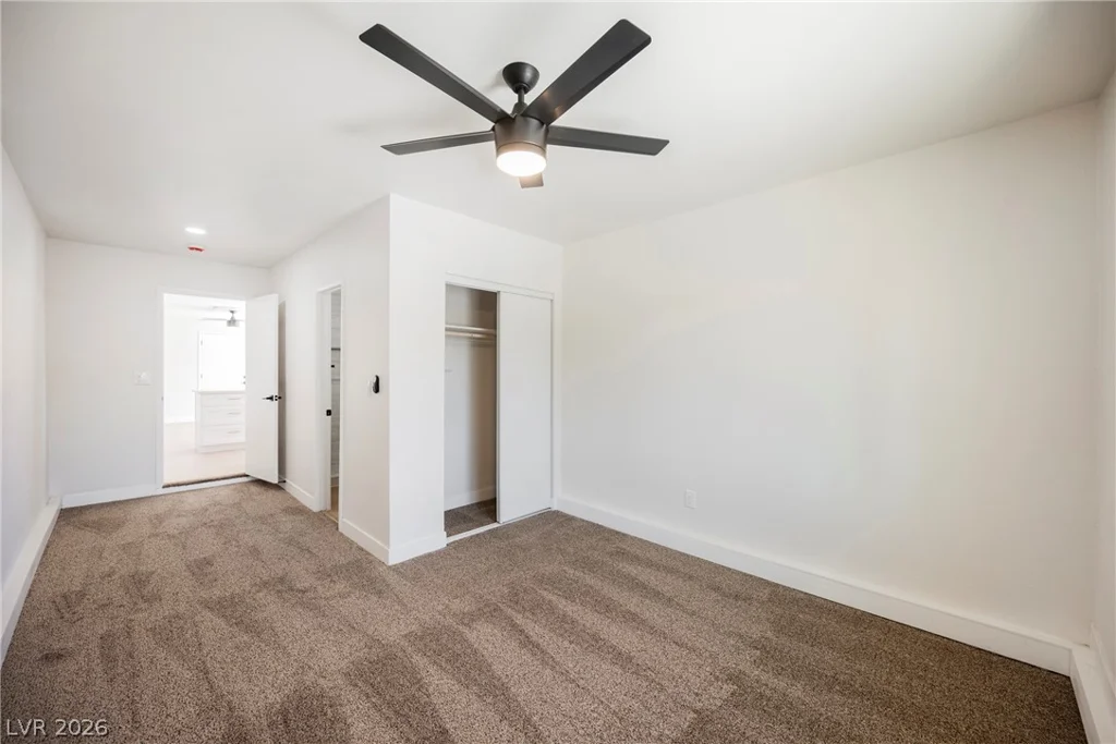 35 Hickory, Las Vegas, NV 89110
