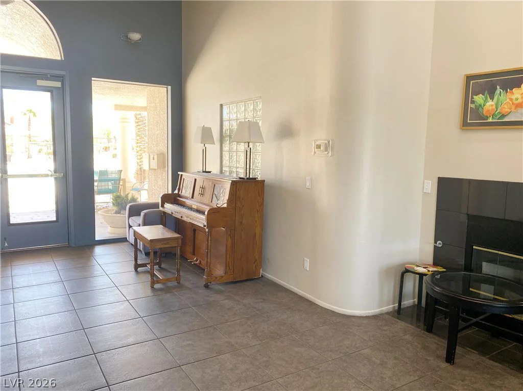 7912 Foxwood, Las Vegas, NV 89145