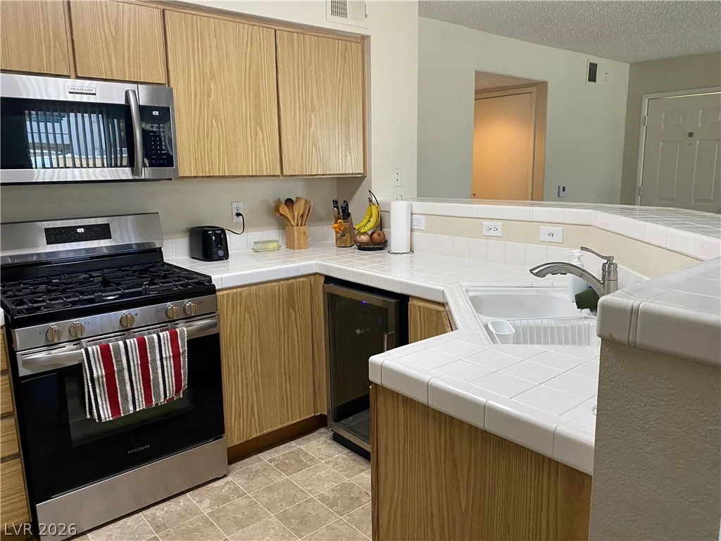 7912 Foxwood, Las Vegas, NV 89145