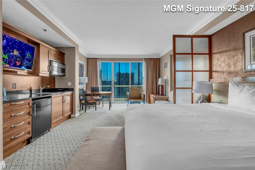 125 Harmon, Las Vegas, NV 89109