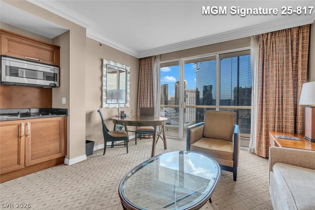 125 Harmon, Las Vegas, NV 89109