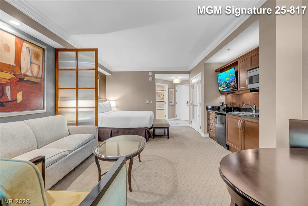 125 Harmon, Las Vegas, NV 89109