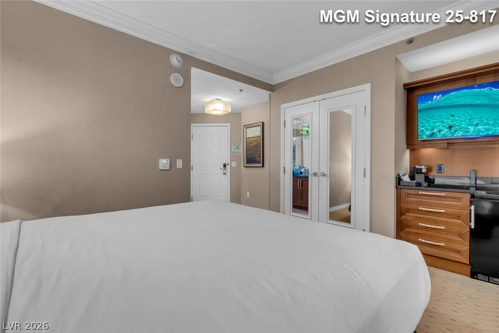 125 Harmon, Las Vegas, NV 89109