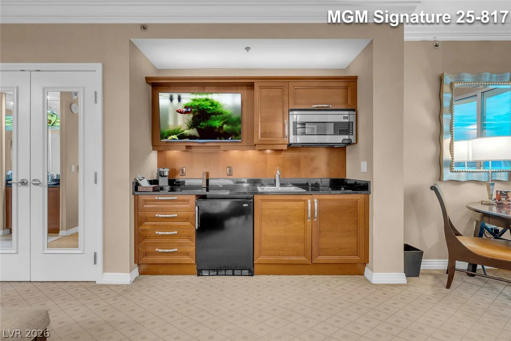125 Harmon, Las Vegas, NV 89109