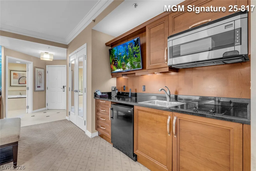 125 Harmon, Las Vegas, NV 89109