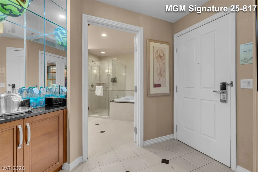 125 Harmon, Las Vegas, NV 89109