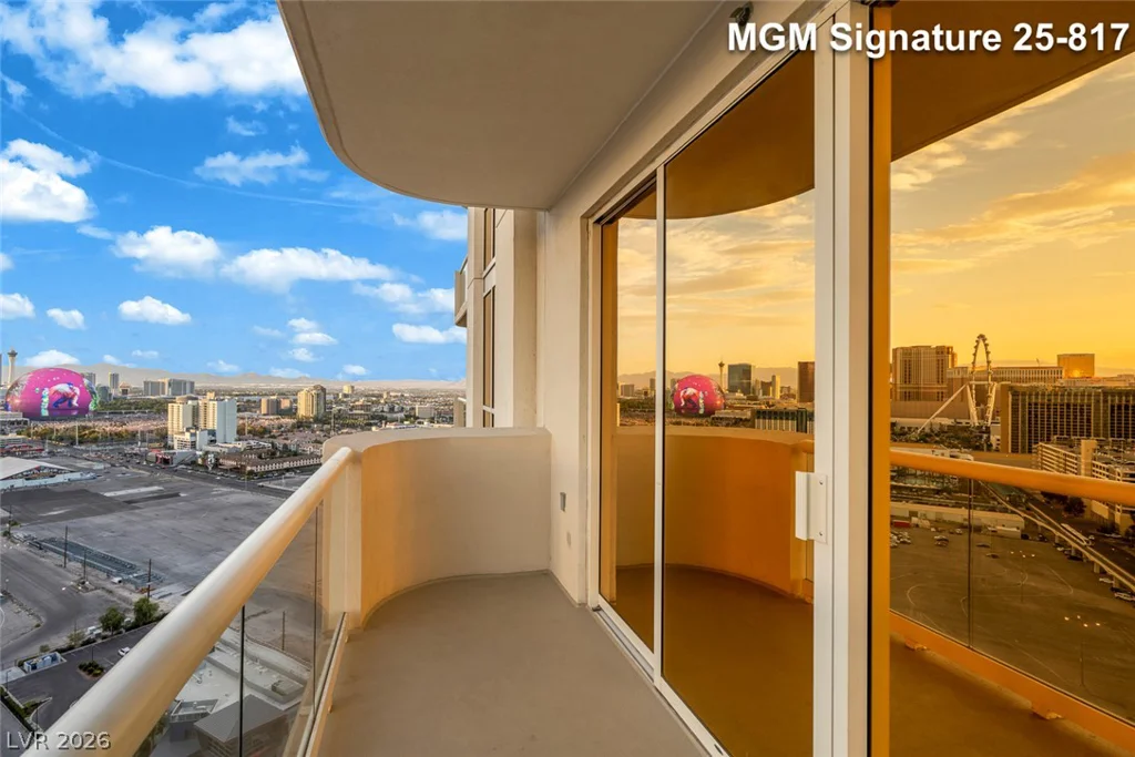 125 Harmon, Las Vegas, NV 89109