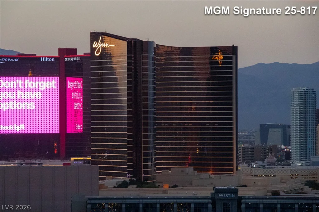 125 Harmon, Las Vegas, NV 89109