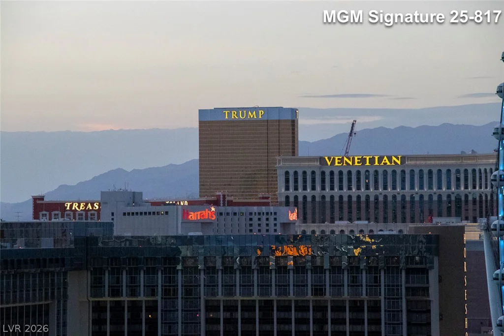 125 Harmon, Las Vegas, NV 89109