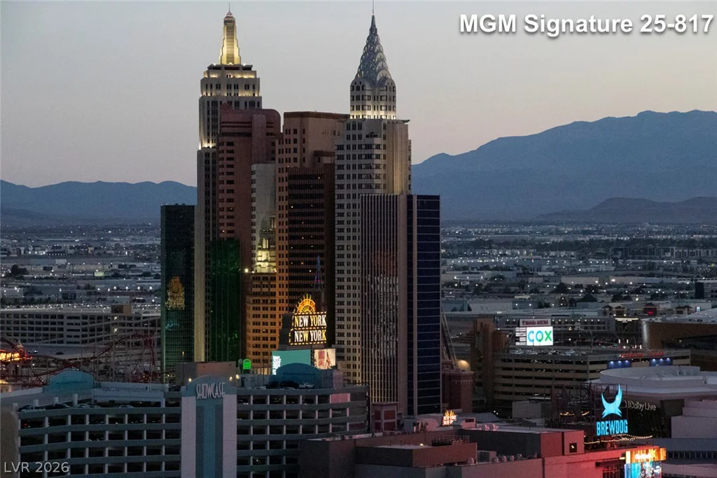 125 Harmon, Las Vegas, NV 89109