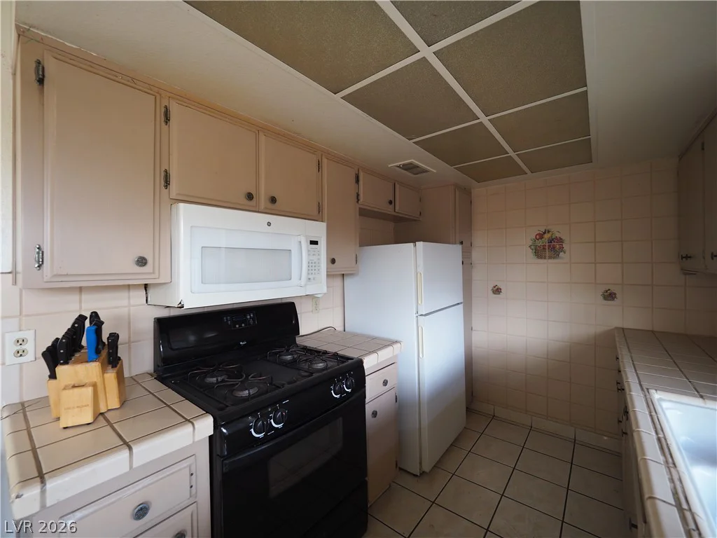 1370 Vegas Valley, Las Vegas, NV 89169