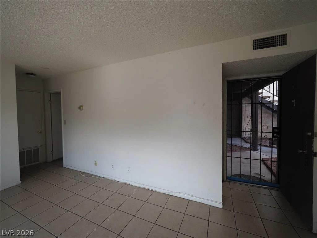 1370 Vegas Valley, Las Vegas, NV 89169