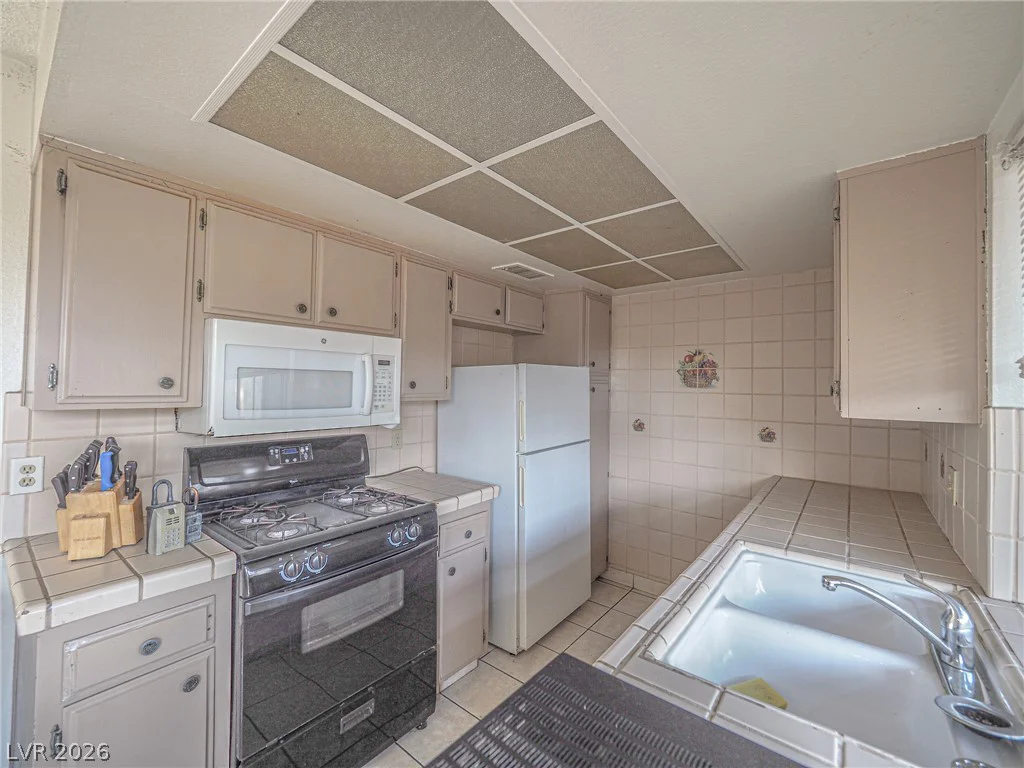 1370 Vegas Valley, Las Vegas, NV 89169