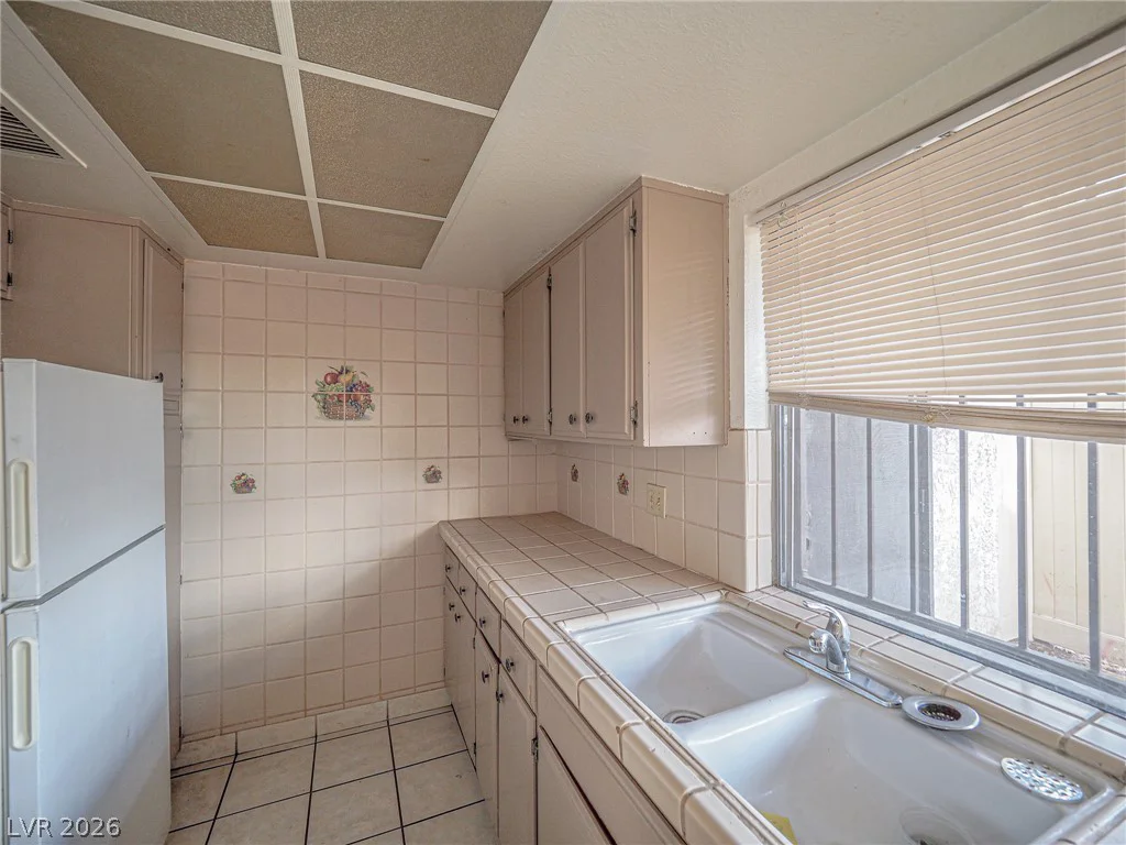 1370 Vegas Valley, Las Vegas, NV 89169