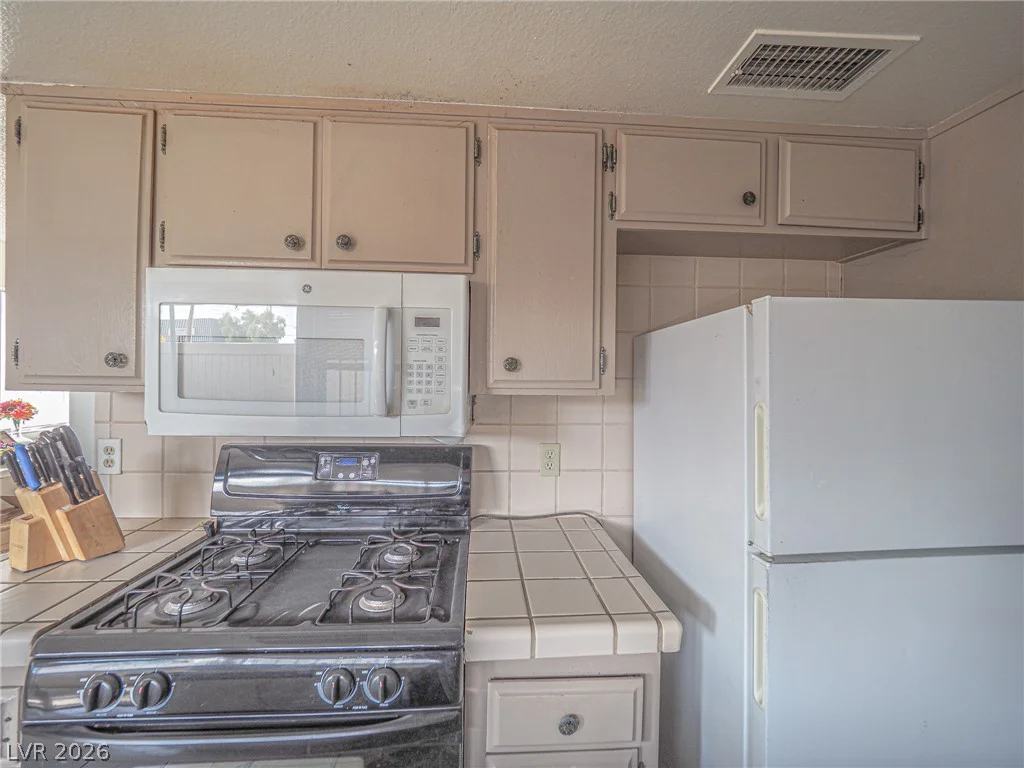 1370 Vegas Valley, Las Vegas, NV 89169