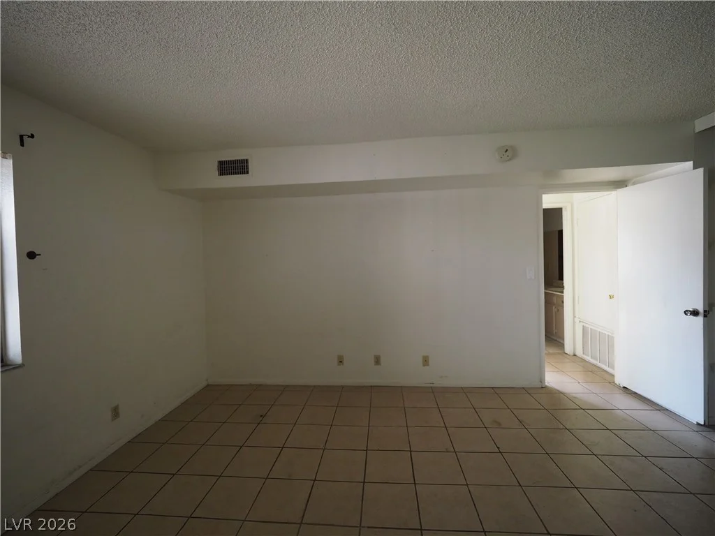 1370 Vegas Valley, Las Vegas, NV 89169
