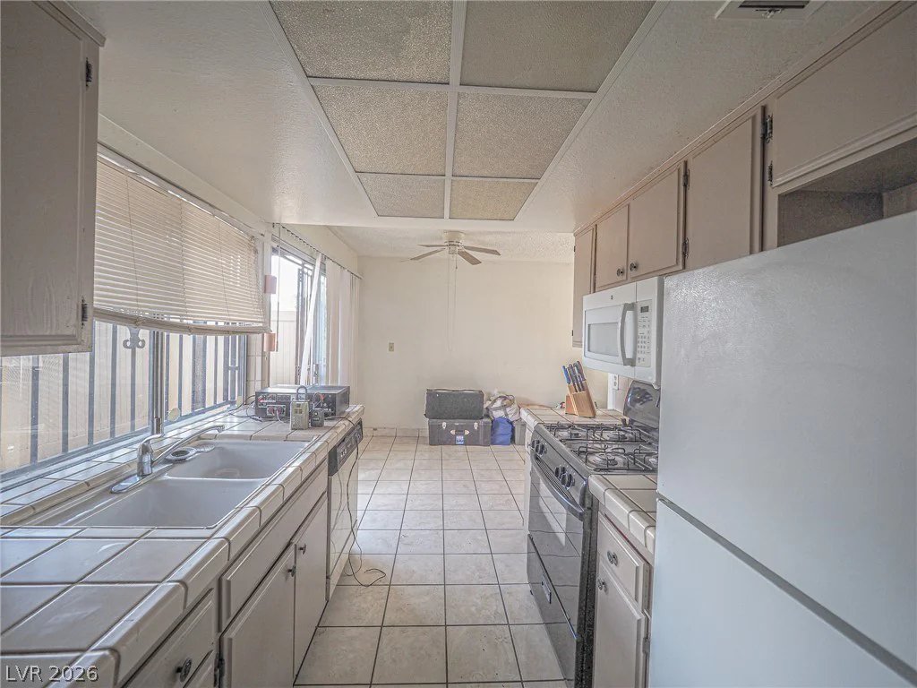 1370 Vegas Valley, Las Vegas, NV 89169