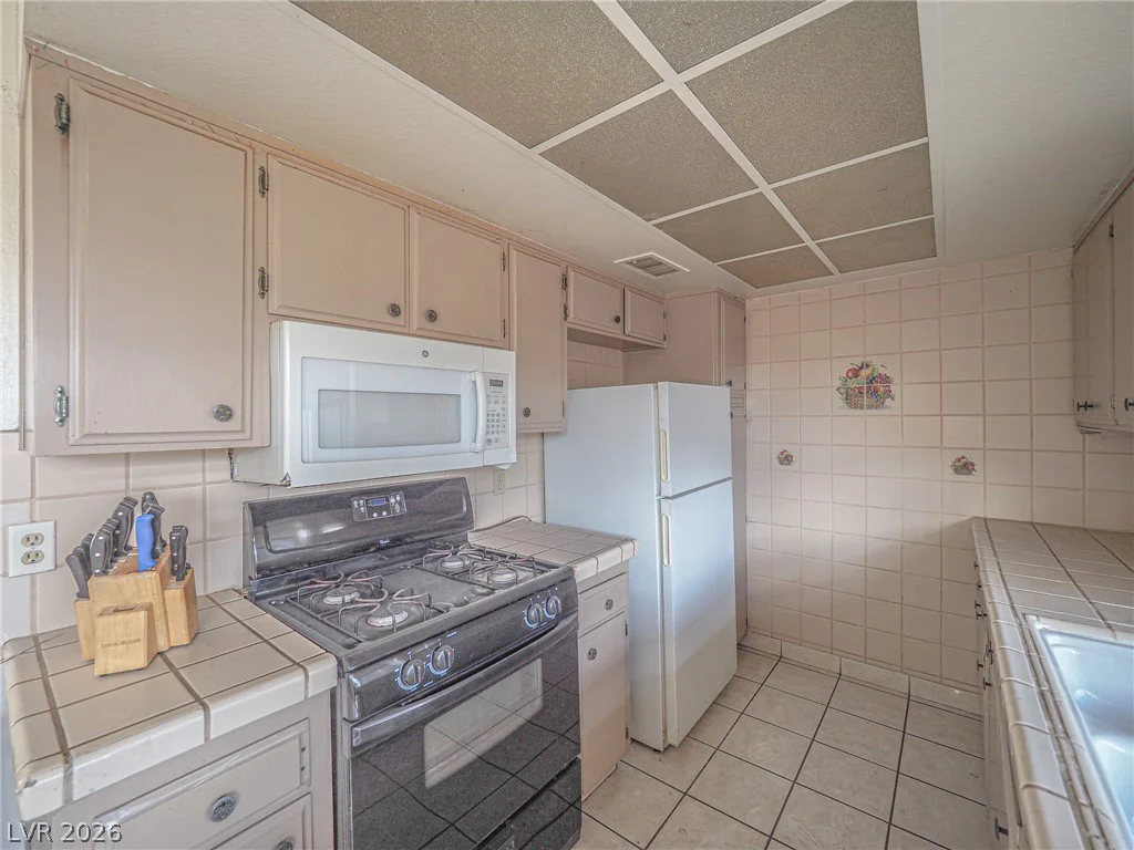 1370 Vegas Valley, Las Vegas, NV 89169