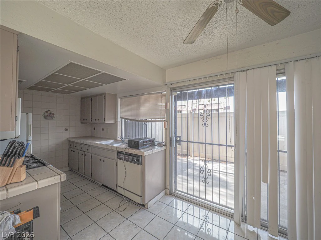 1370 Vegas Valley, Las Vegas, NV 89169