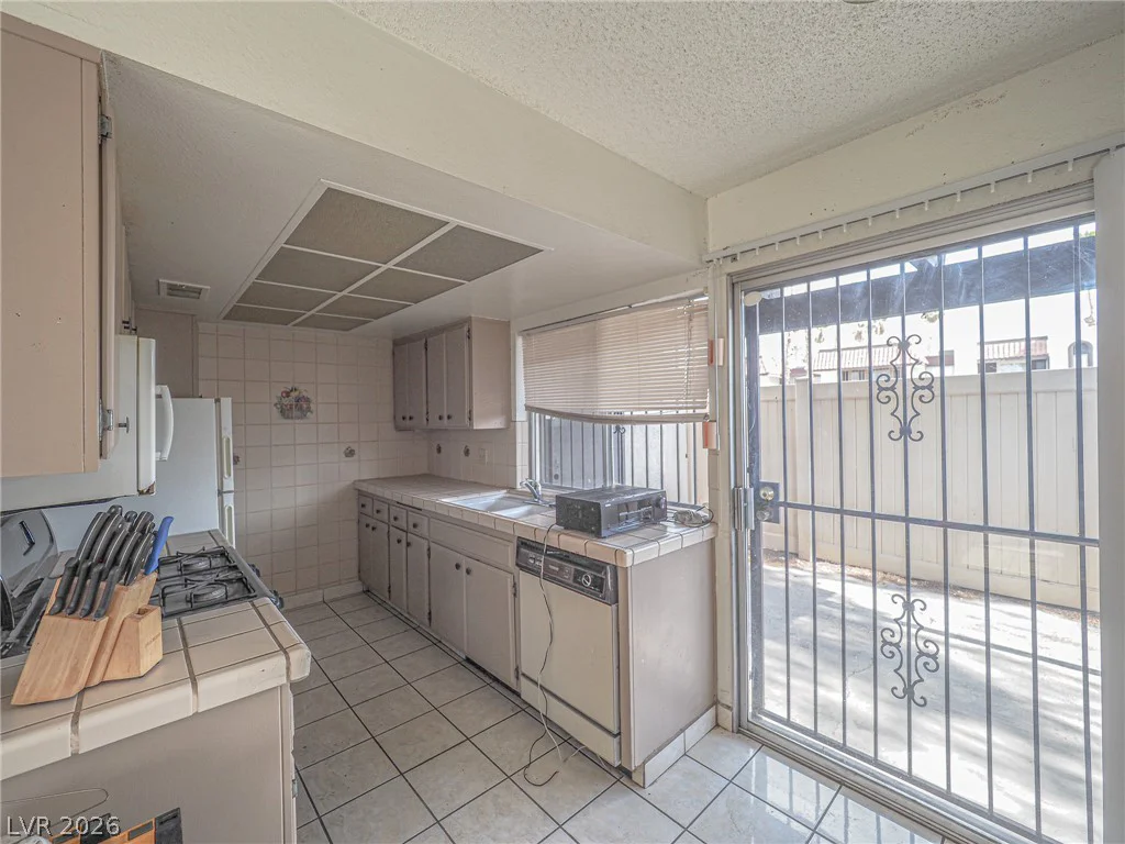 1370 Vegas Valley, Las Vegas, NV 89169
