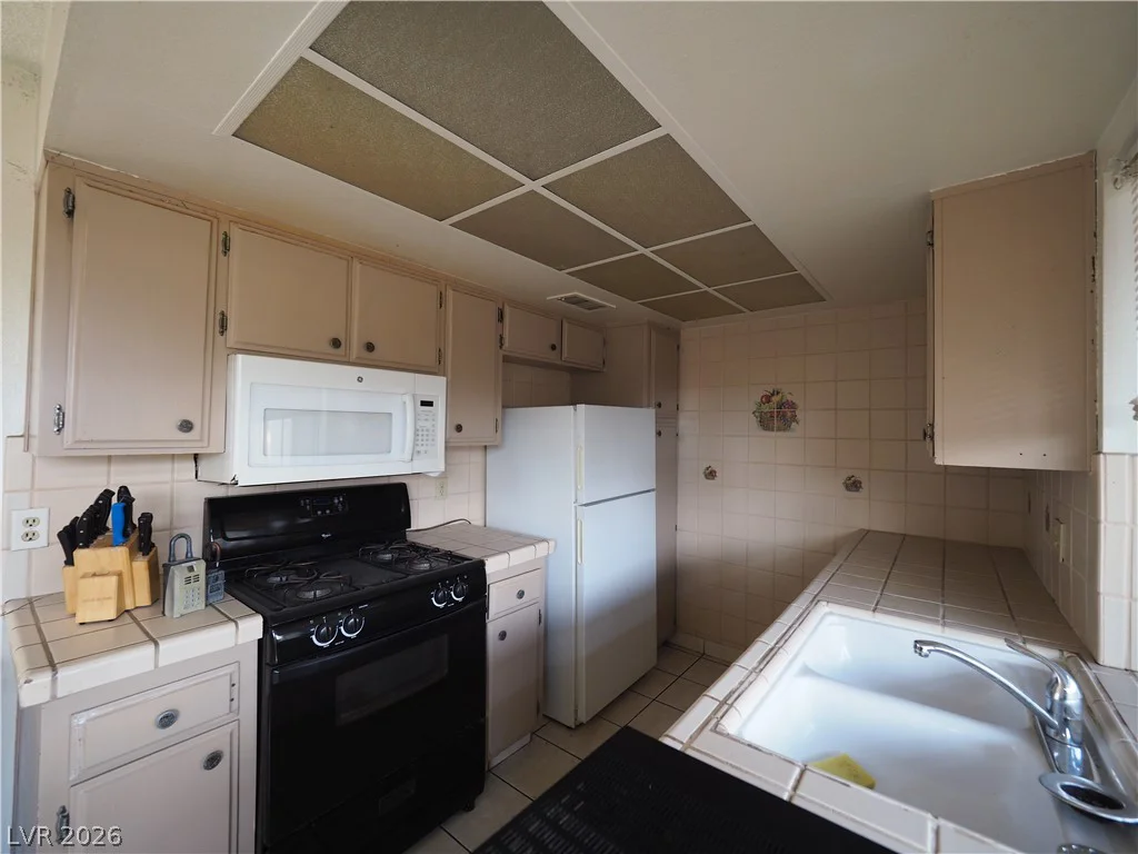 1370 Vegas Valley, Las Vegas, NV 89169