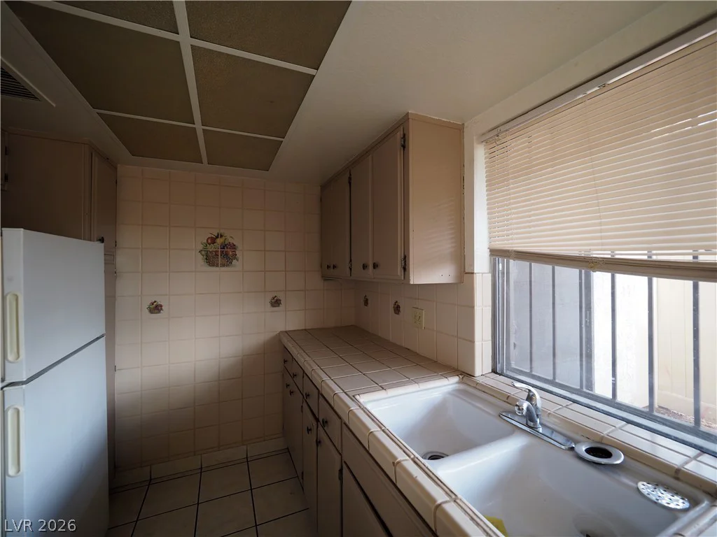1370 Vegas Valley, Las Vegas, NV 89169