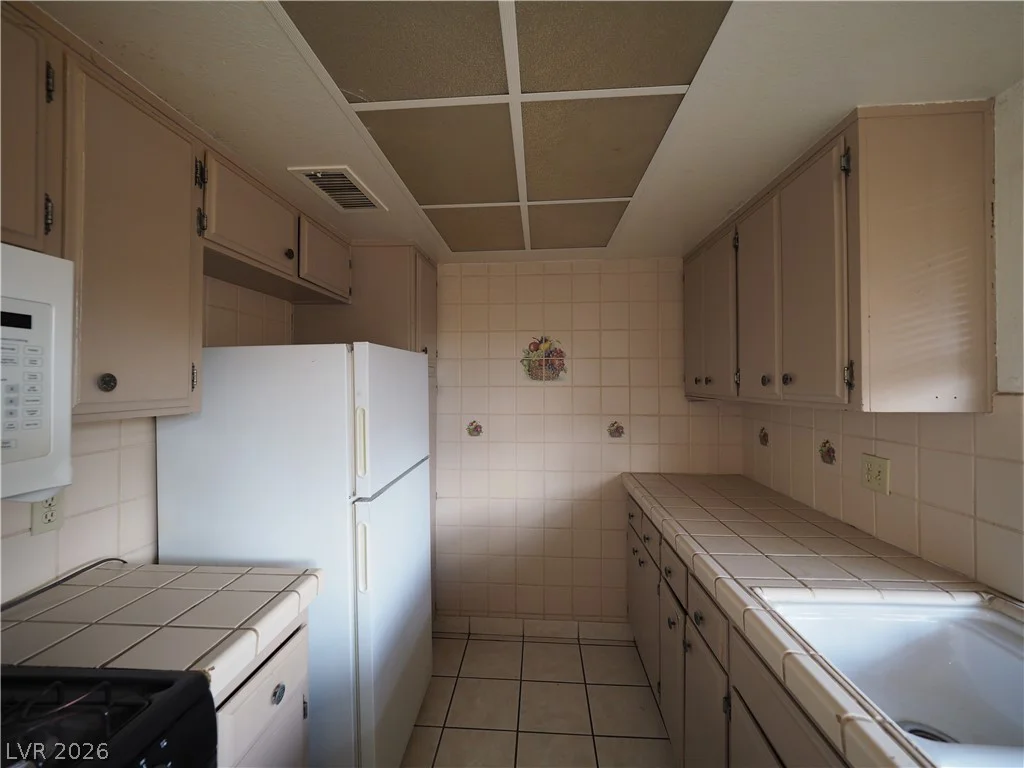 1370 Vegas Valley, Las Vegas, NV 89169