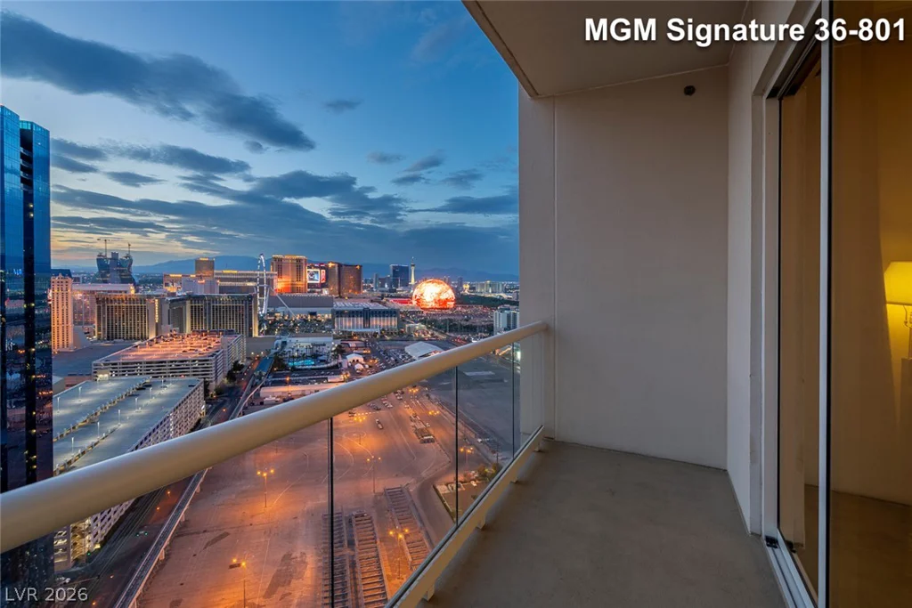 125 Harmon, Las Vegas, NV 89109