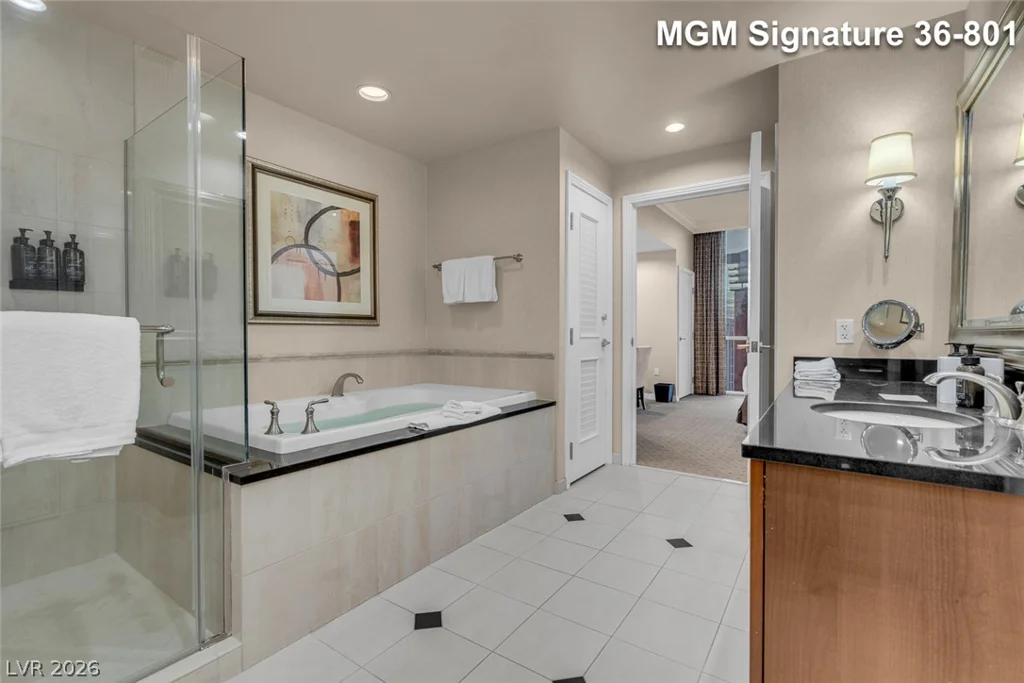 125 Harmon, Las Vegas, NV 89109