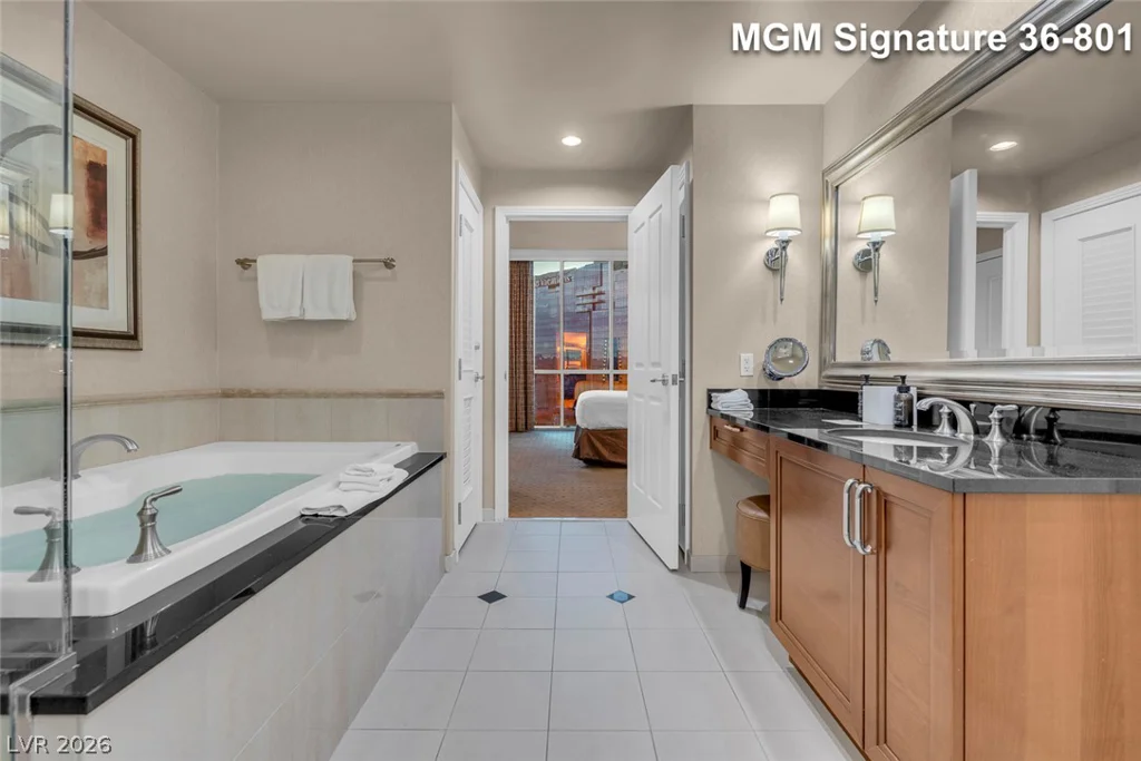 125 Harmon, Las Vegas, NV 89109