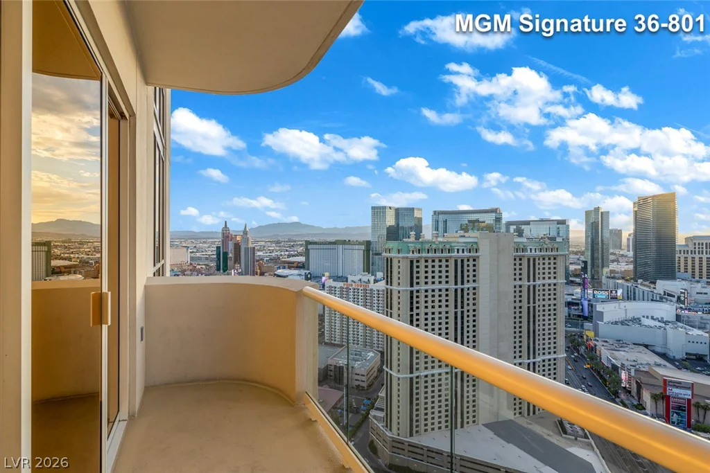 125 Harmon, Las Vegas, NV 89109